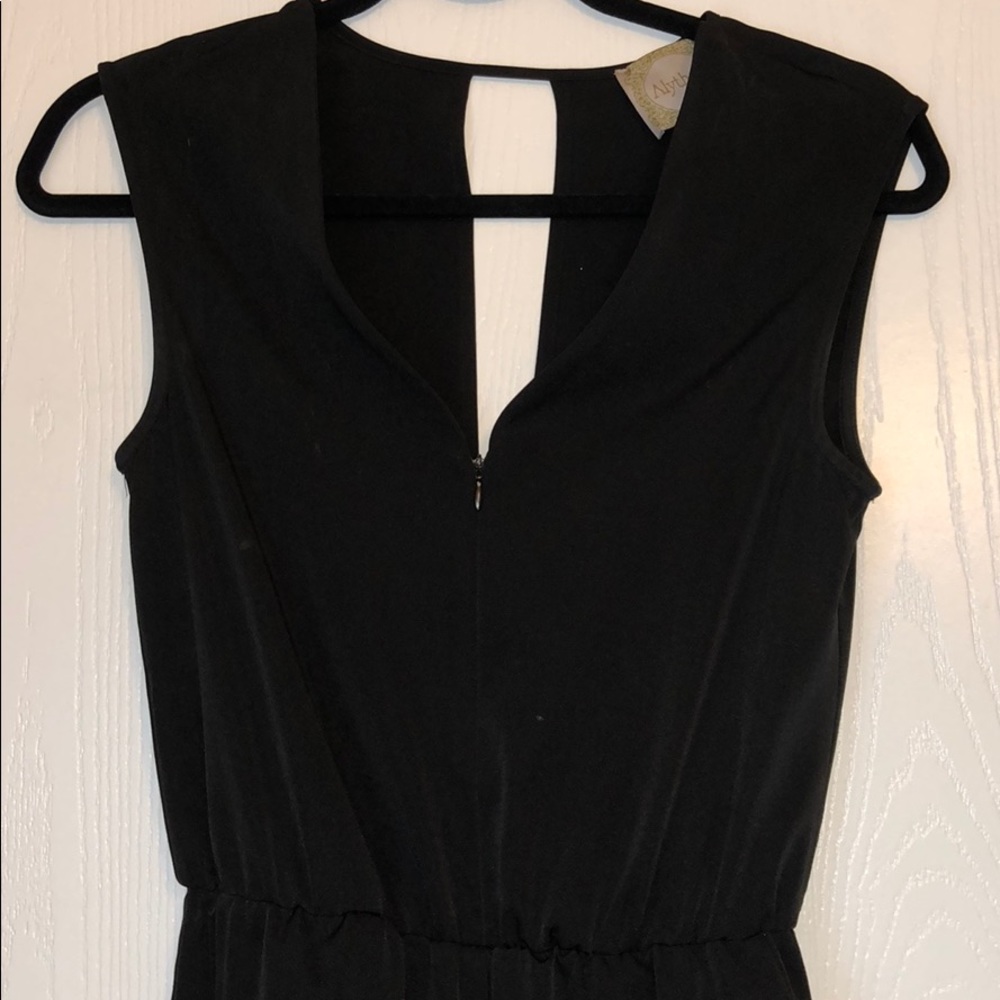 Jump suit - Picture 2 of 6